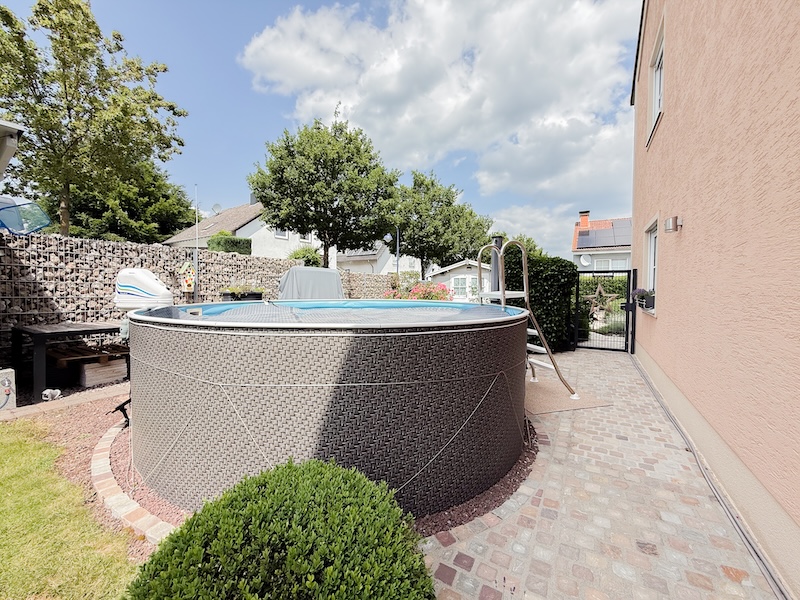 Impression Pool